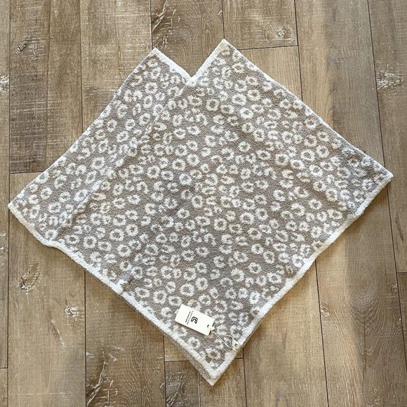 COPY - WOMENS BEIGE LEOPARD PRINT LUXURY SOFT PONCHO - OS - Picture 8 of 10